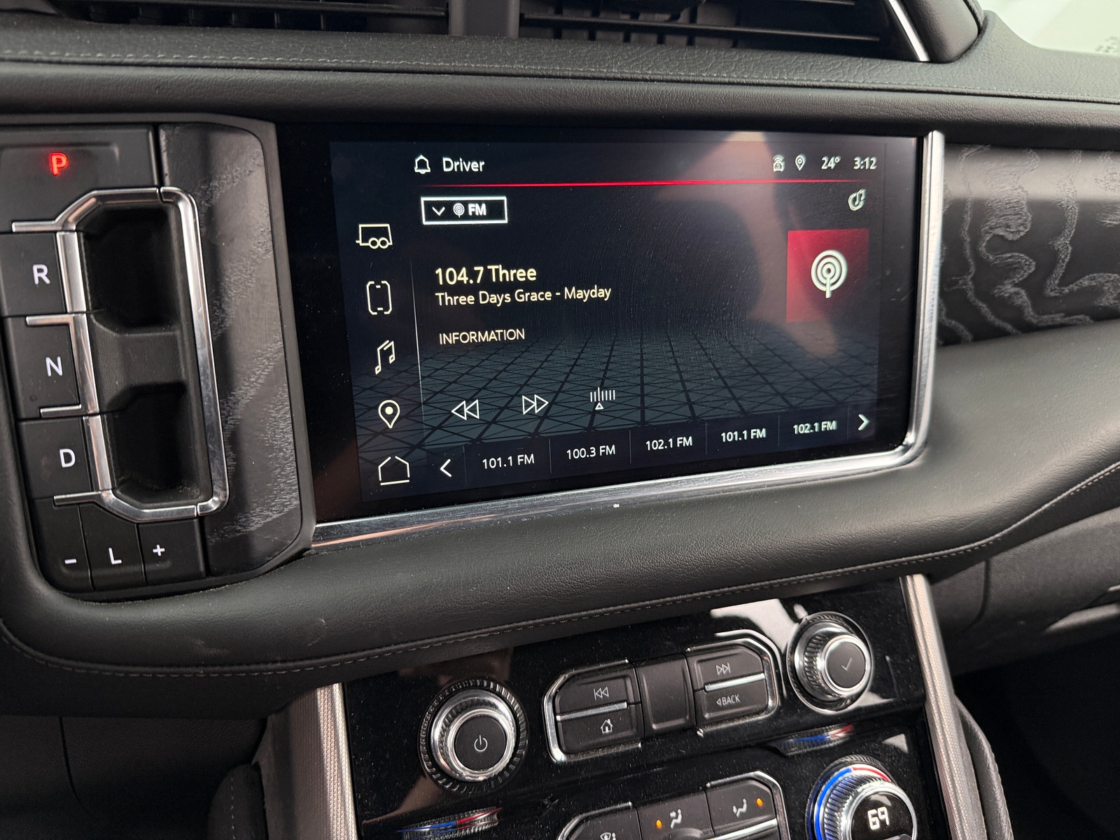 Thumbnail: 2023 GMC Yukon - 3