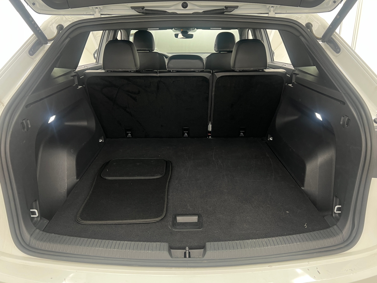 Thumbnail: 2025 Volkswagen Atlas - 6