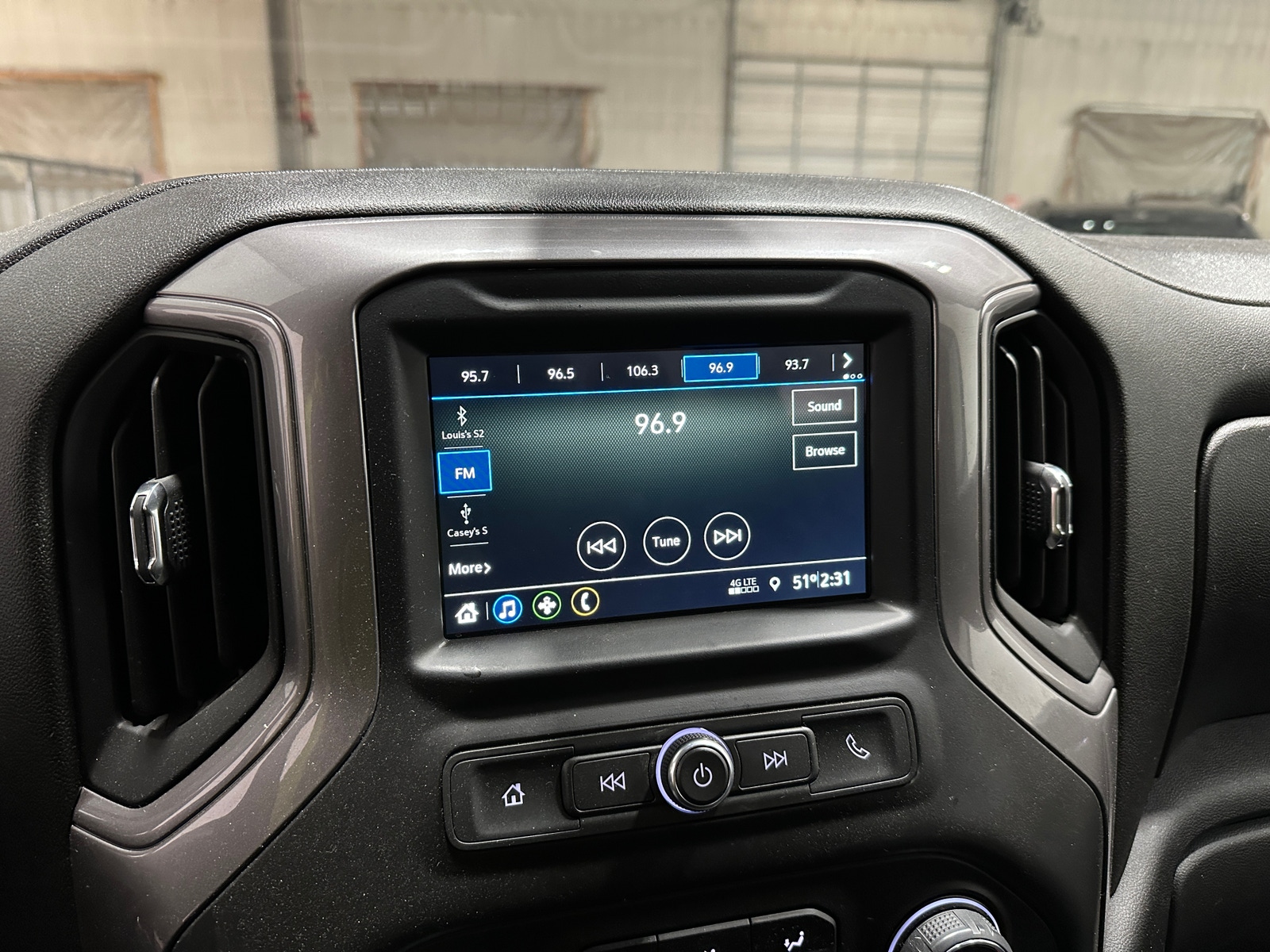 Thumbnail: 2019 Chevrolet Silverado 1500 - 4