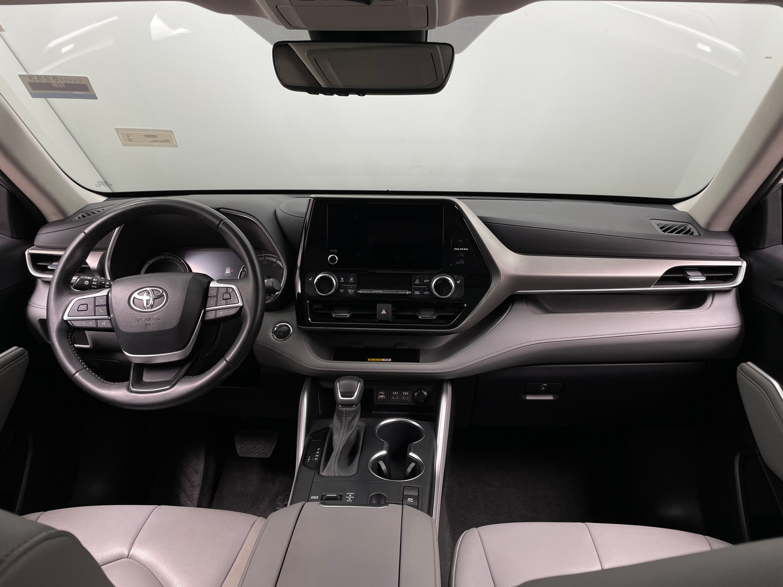 Thumbnail: 2023 Toyota Highlander - 2