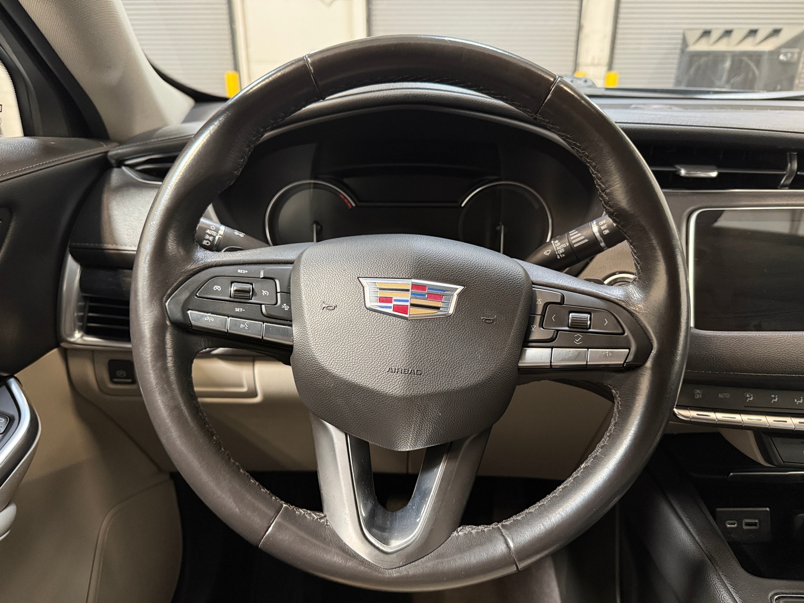 Thumbnail: 2020 Cadillac XT4 - 4