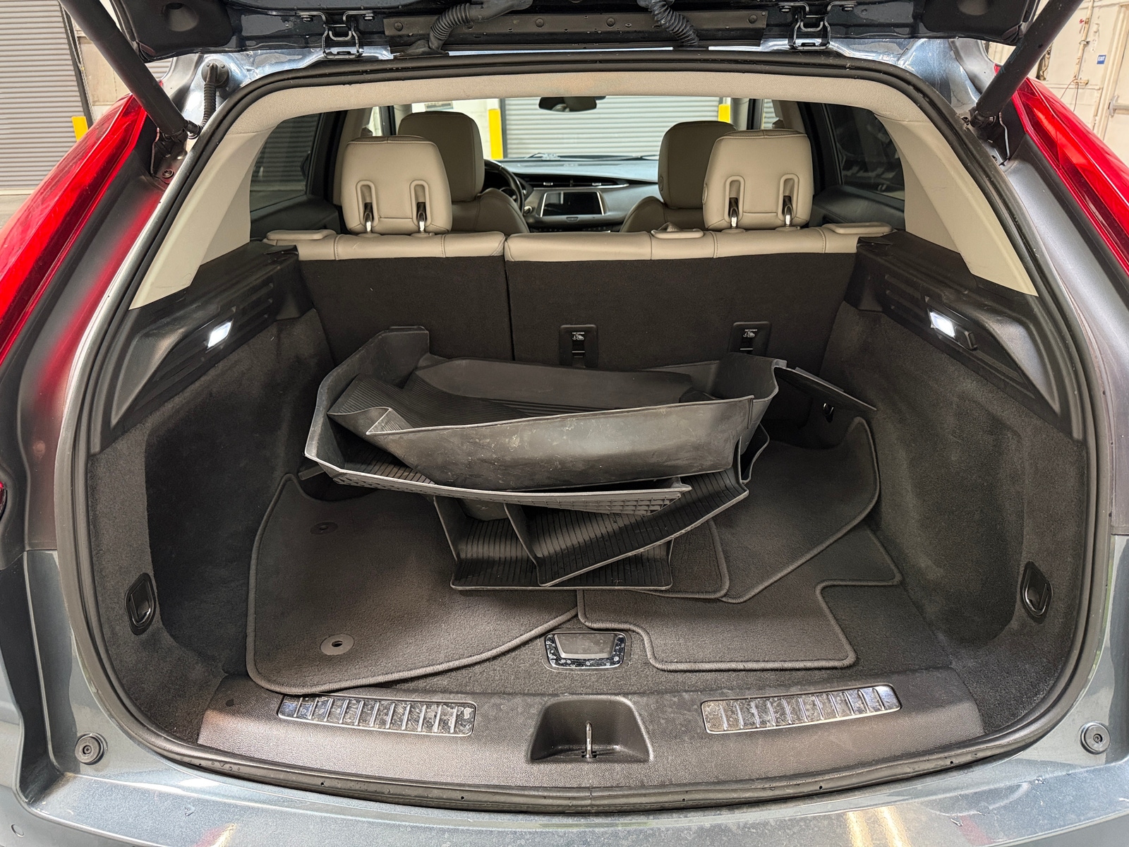 Thumbnail: 2020 Cadillac XT4 - 6