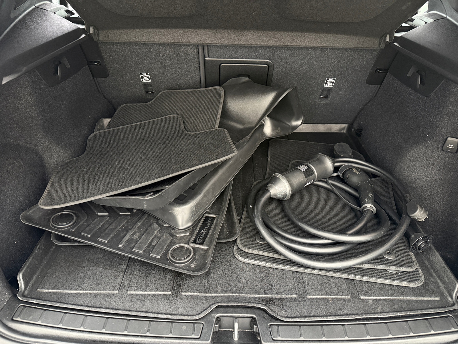 Thumbnail: 2021 Volvo XC40 - 7