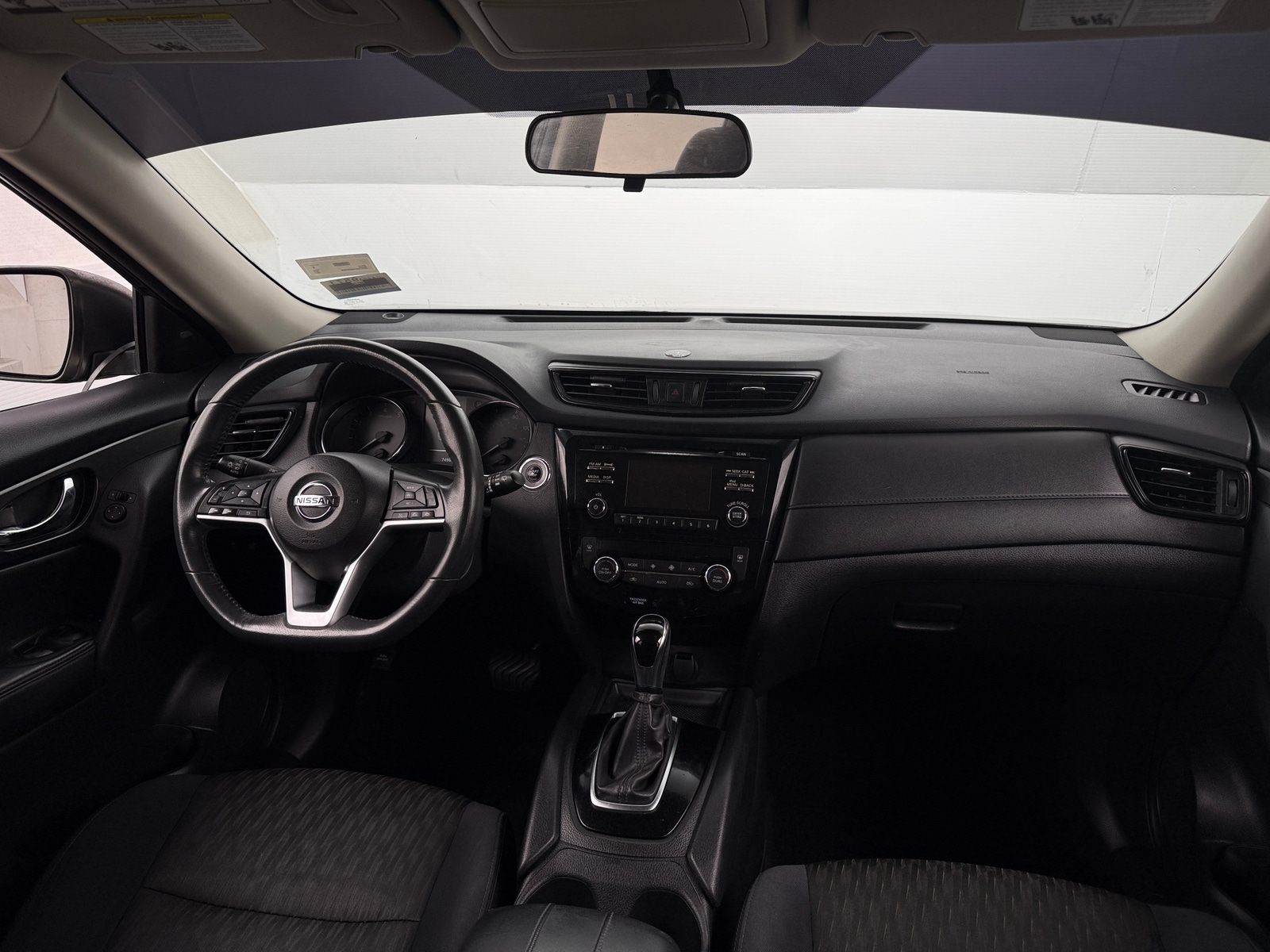 Thumbnail: 2017 Nissan Rogue - 3