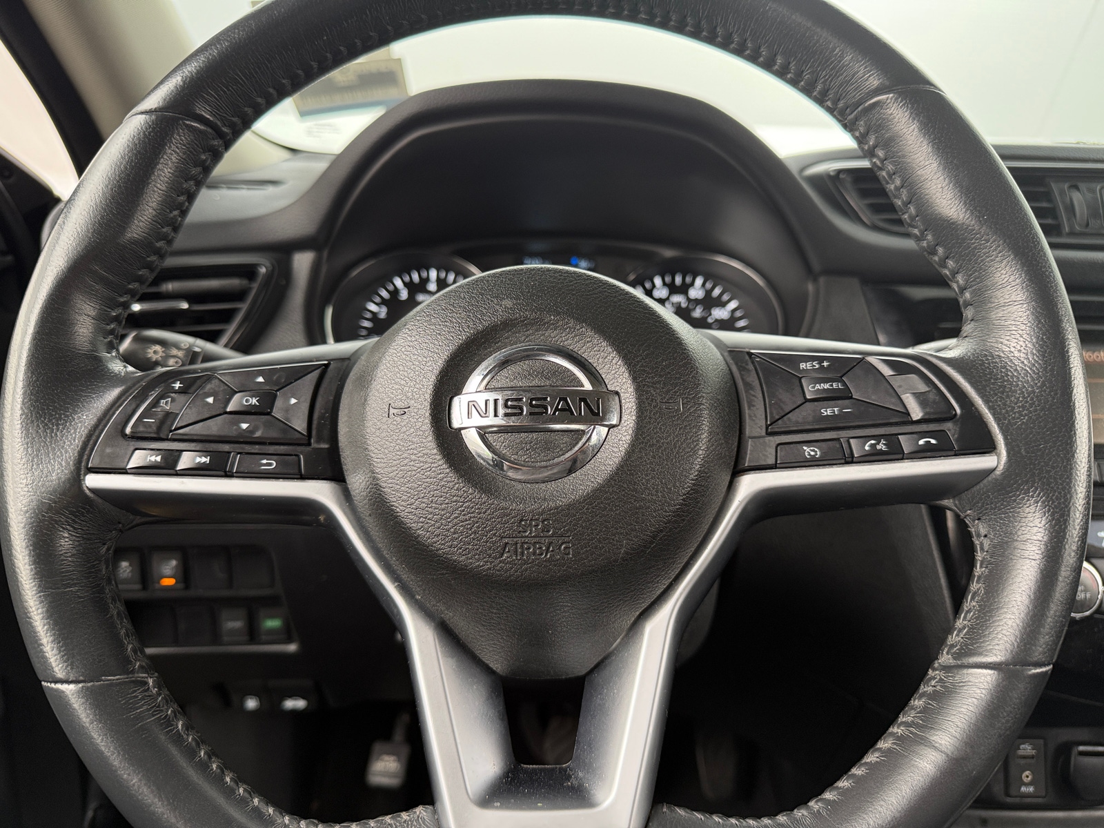 Thumbnail: 2017 Nissan Rogue - 5