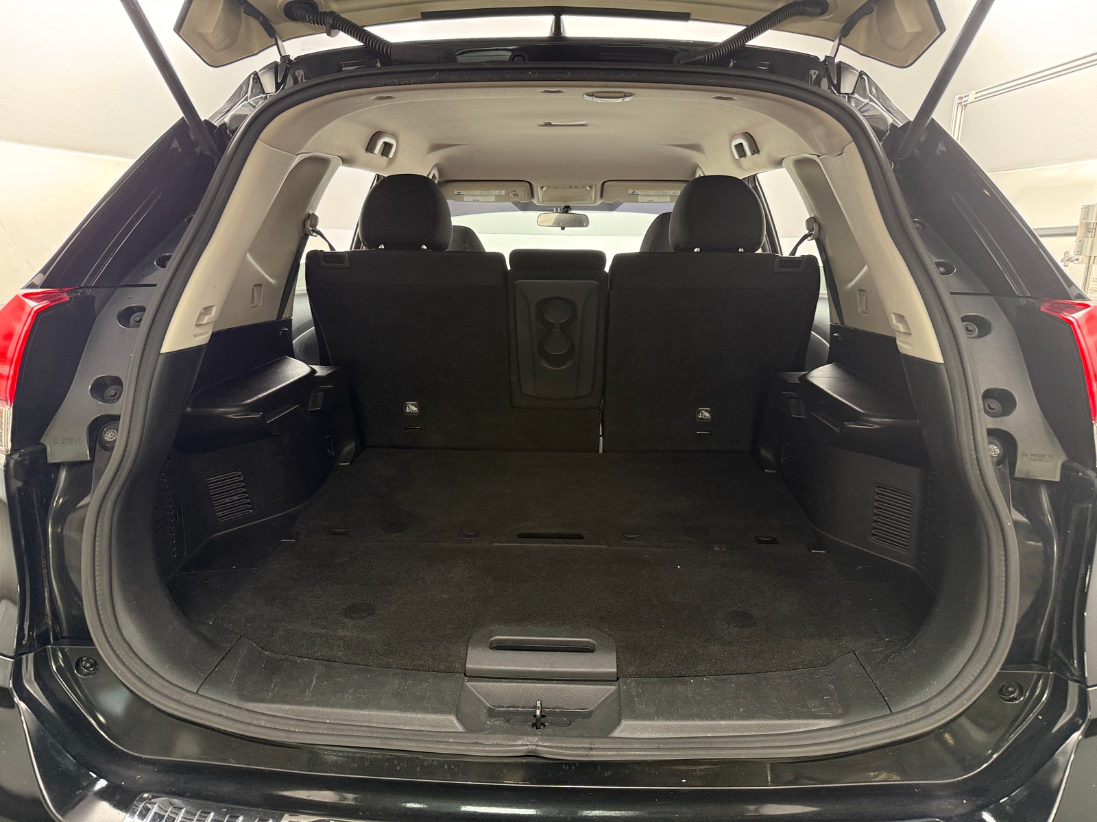 Thumbnail: 2017 Nissan Rogue - 7