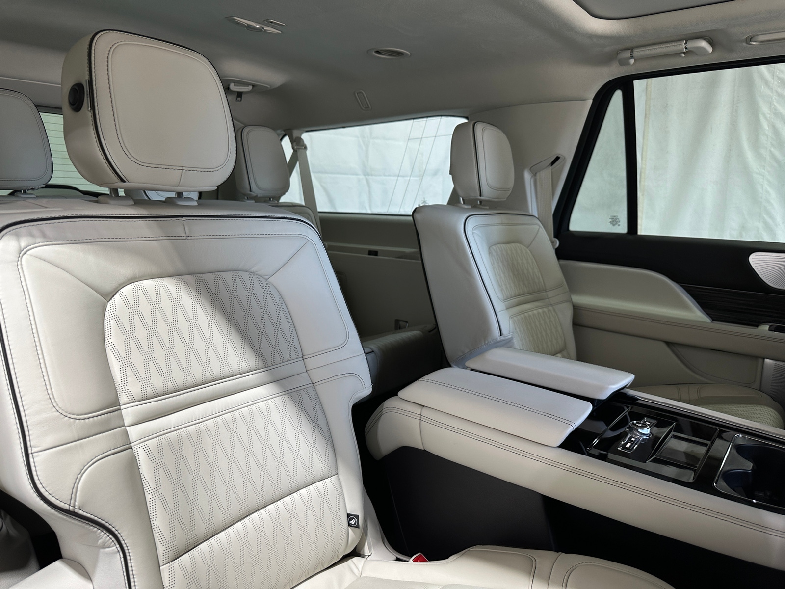 Thumbnail: 2020 Lincoln Navigator L - 5