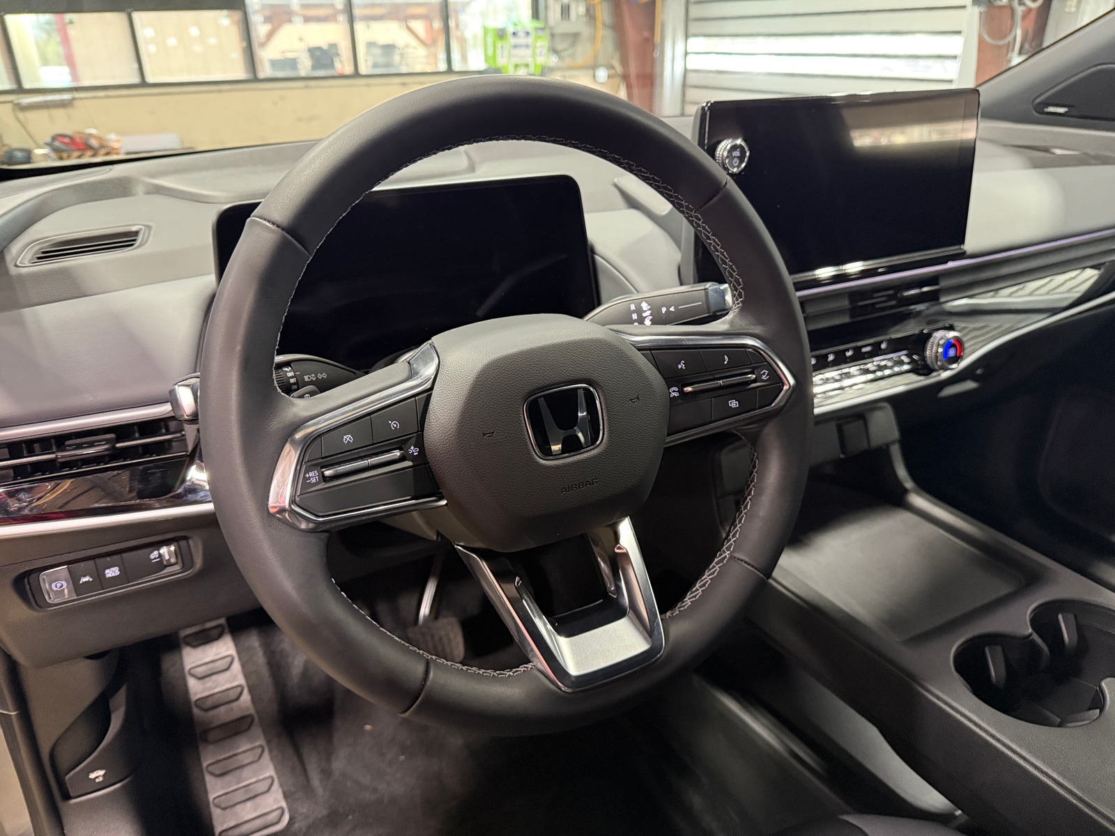 Thumbnail: 2025 Honda Prologue - 4