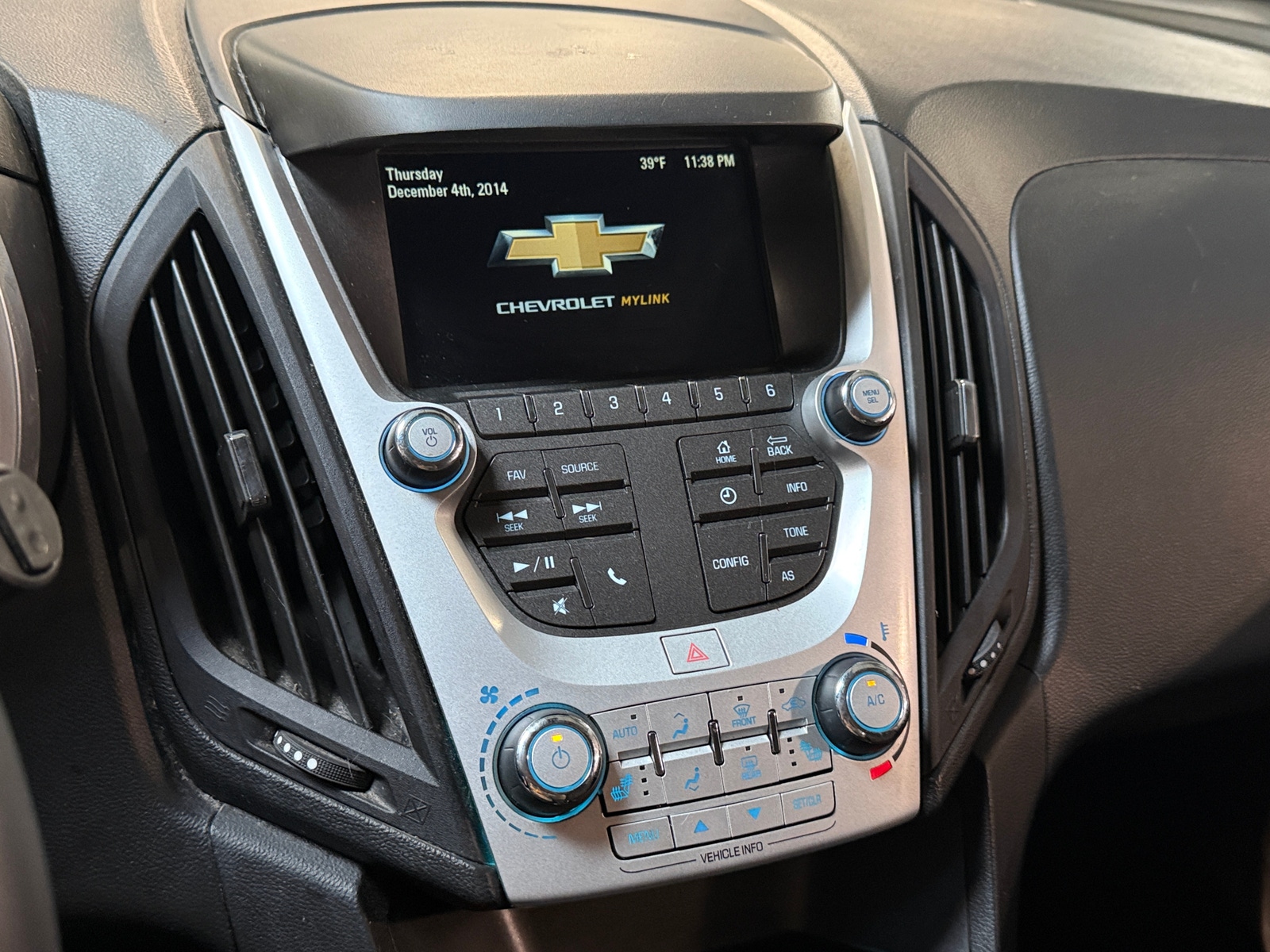 Thumbnail: 2017 Chevrolet Equinox - 4