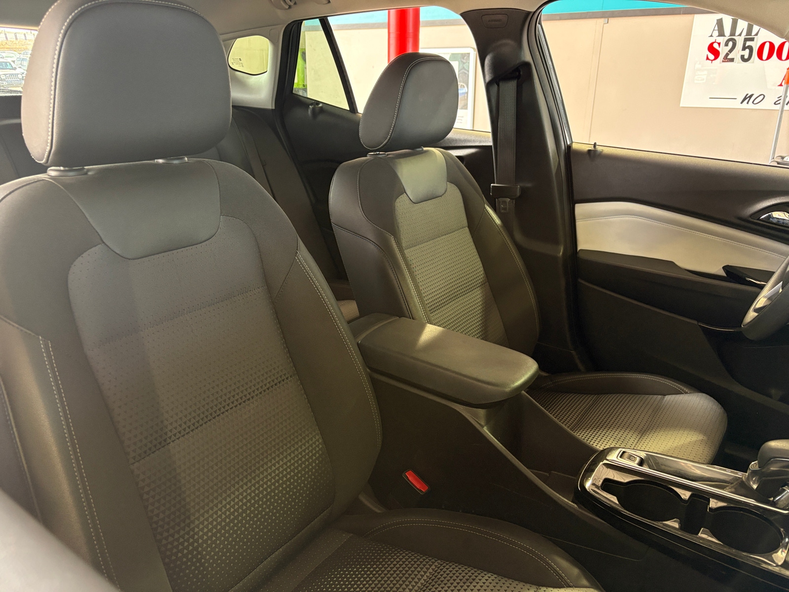 Thumbnail: 2025 Chevrolet Trax - 2