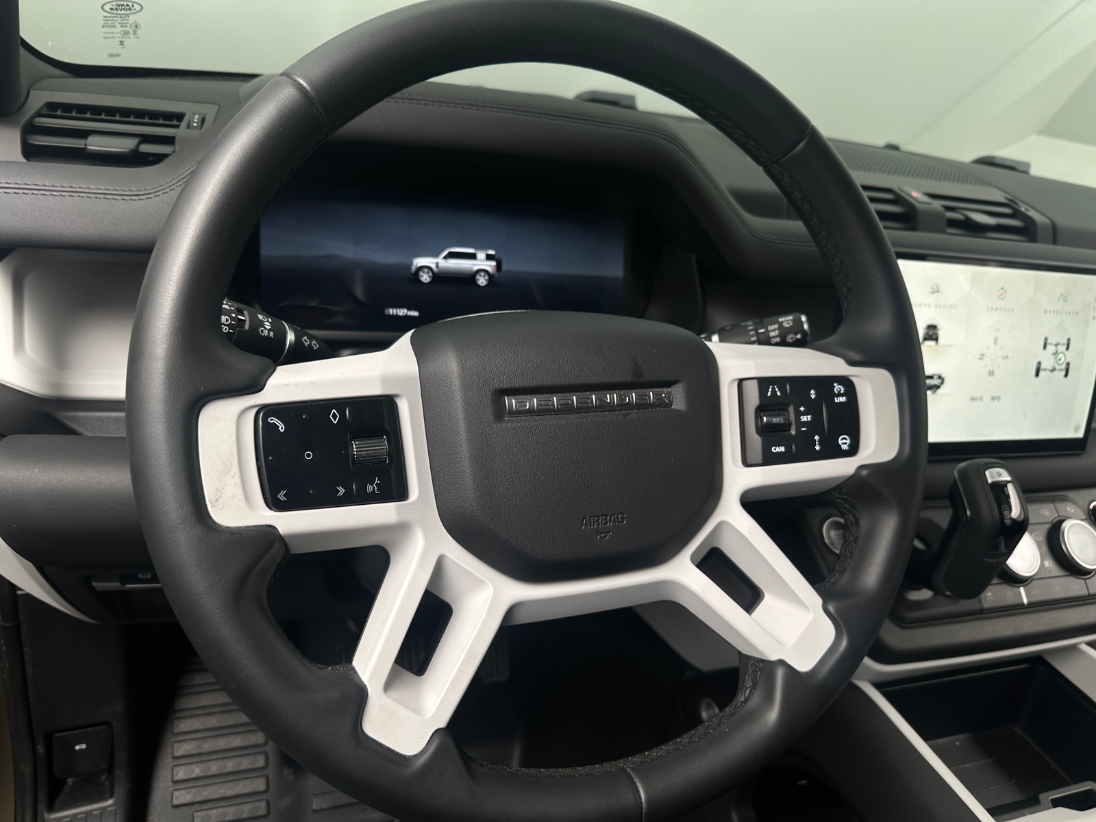 Thumbnail: 2025 Land Rover Defender - 4