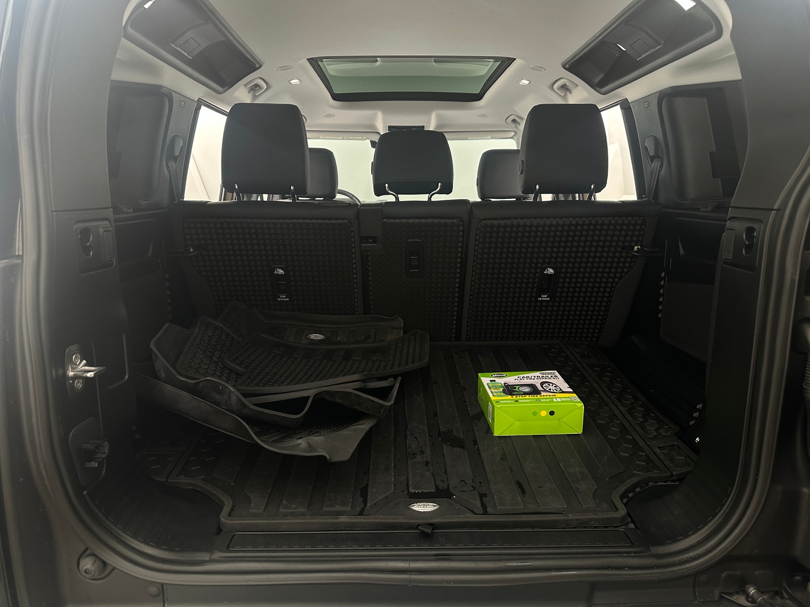 Thumbnail: 2025 Land Rover Defender - 6