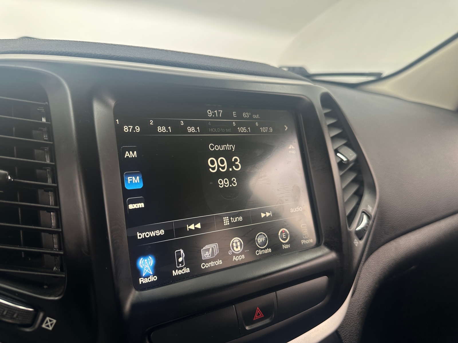 Thumbnail: 2018 Jeep Cherokee - 4