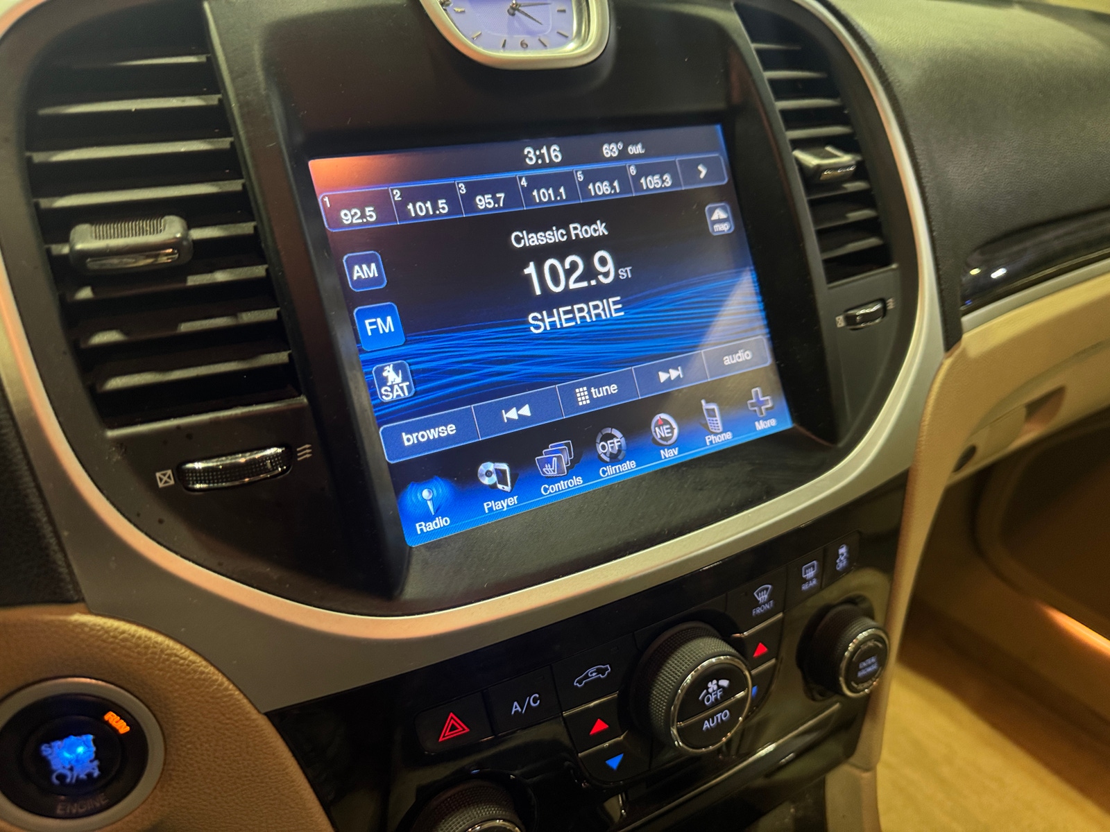 Thumbnail: 2012 Chrysler 300 - 3