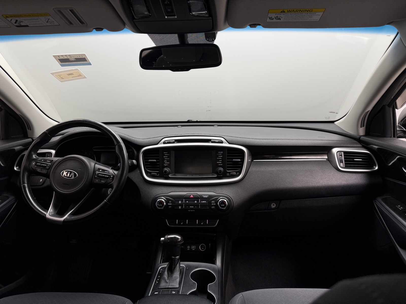 Thumbnail: 2017 Kia Sorento - 3