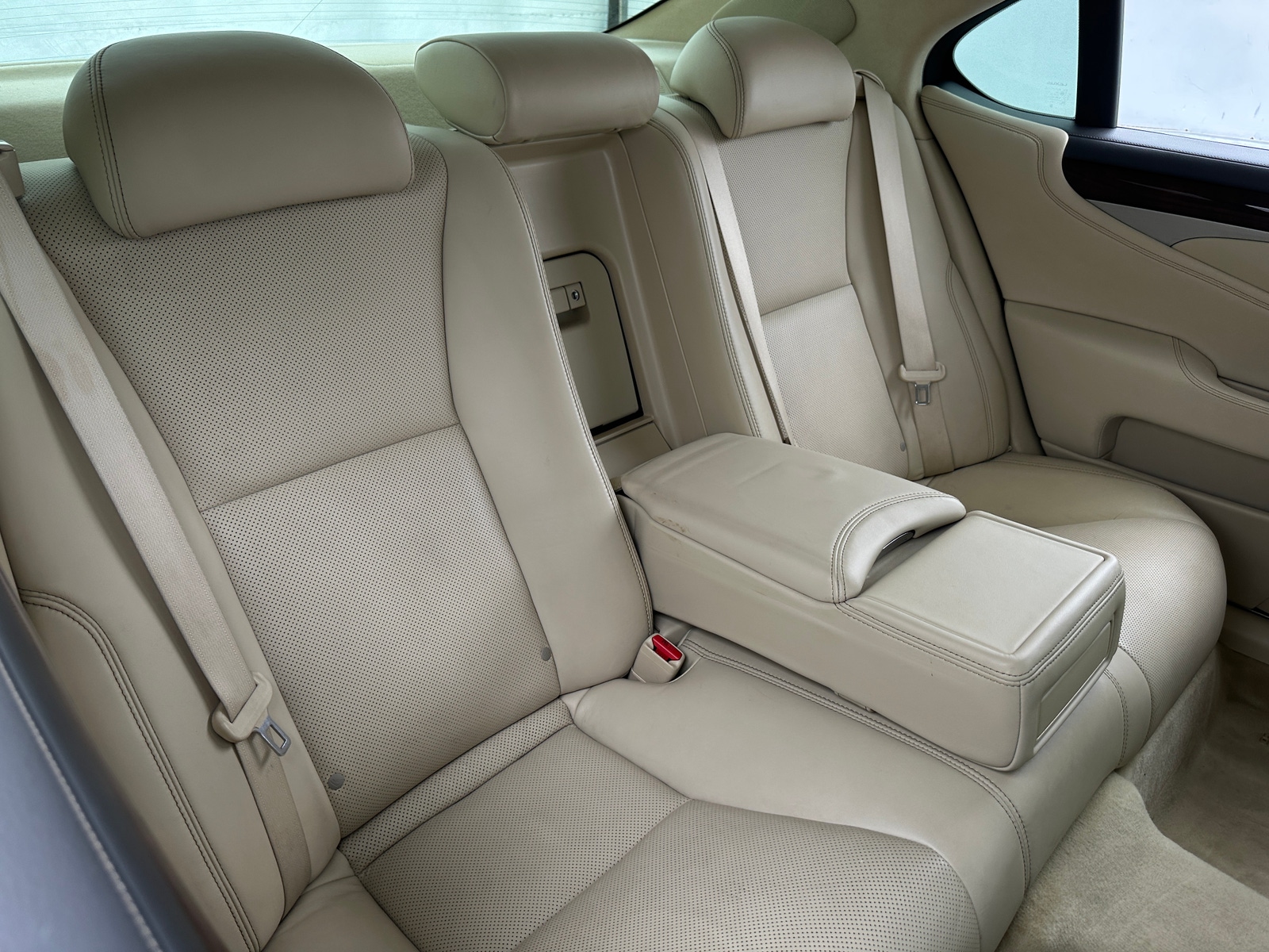 Thumbnail: 2017 Lexus LS - 5