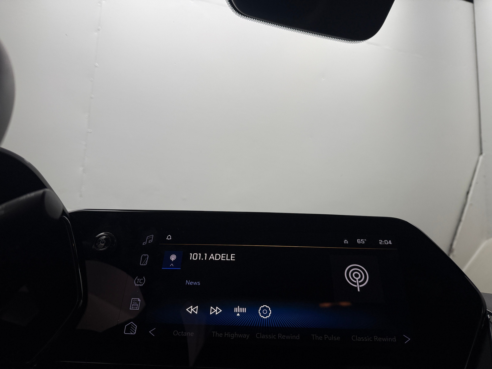 Thumbnail: 2025 Chevrolet Trax - 4