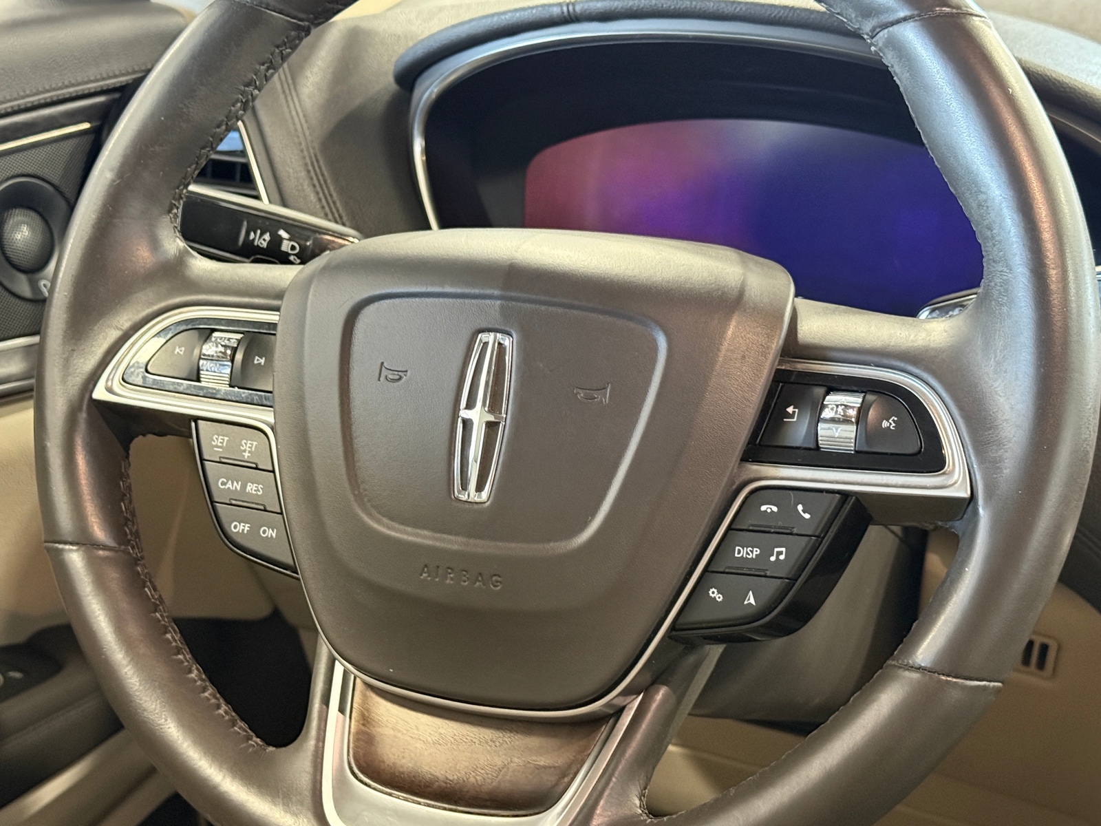 Thumbnail: 2019 Lincoln Nautilus - 4