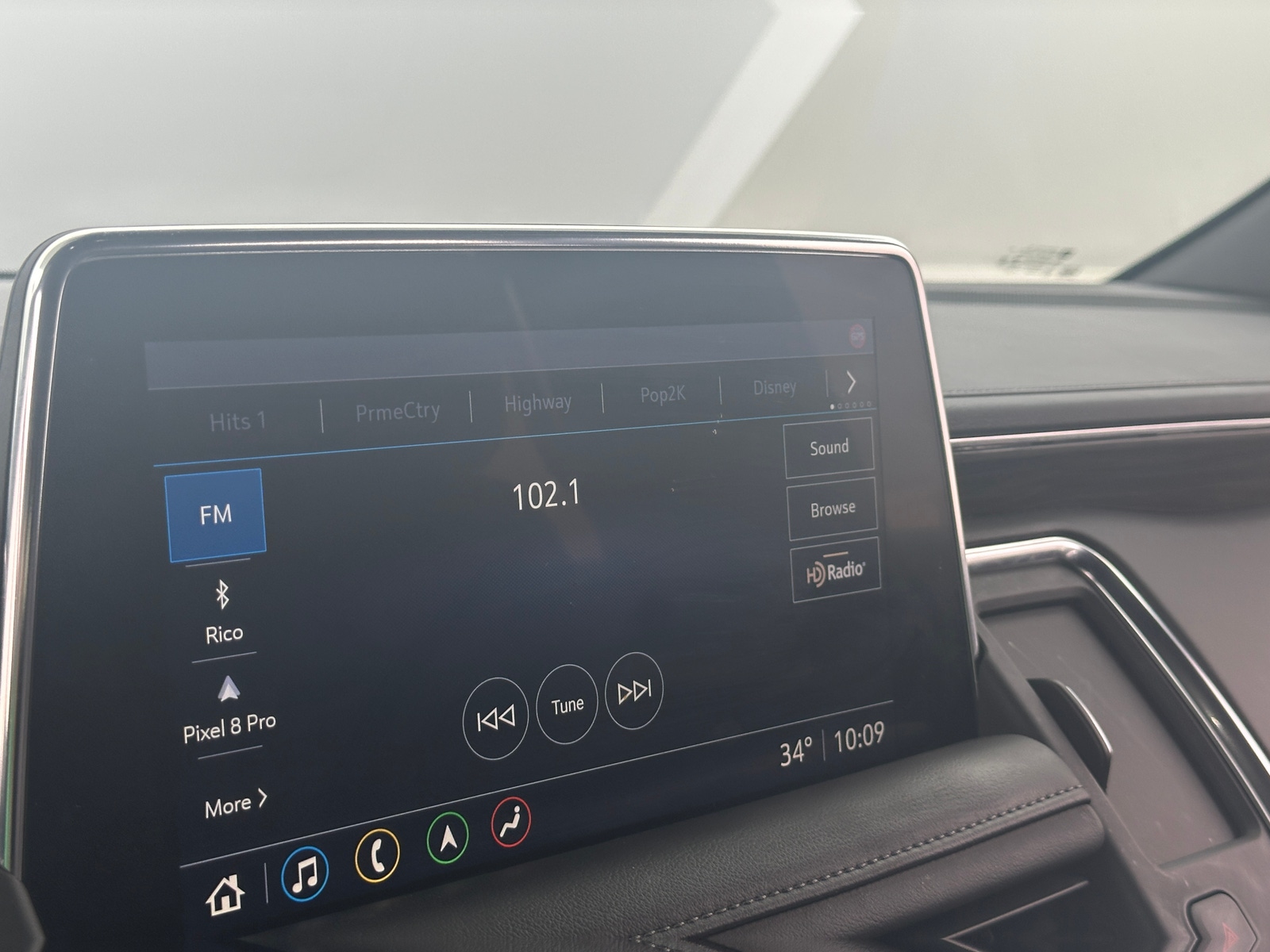 Thumbnail: 2021 Chevrolet Tahoe - 3