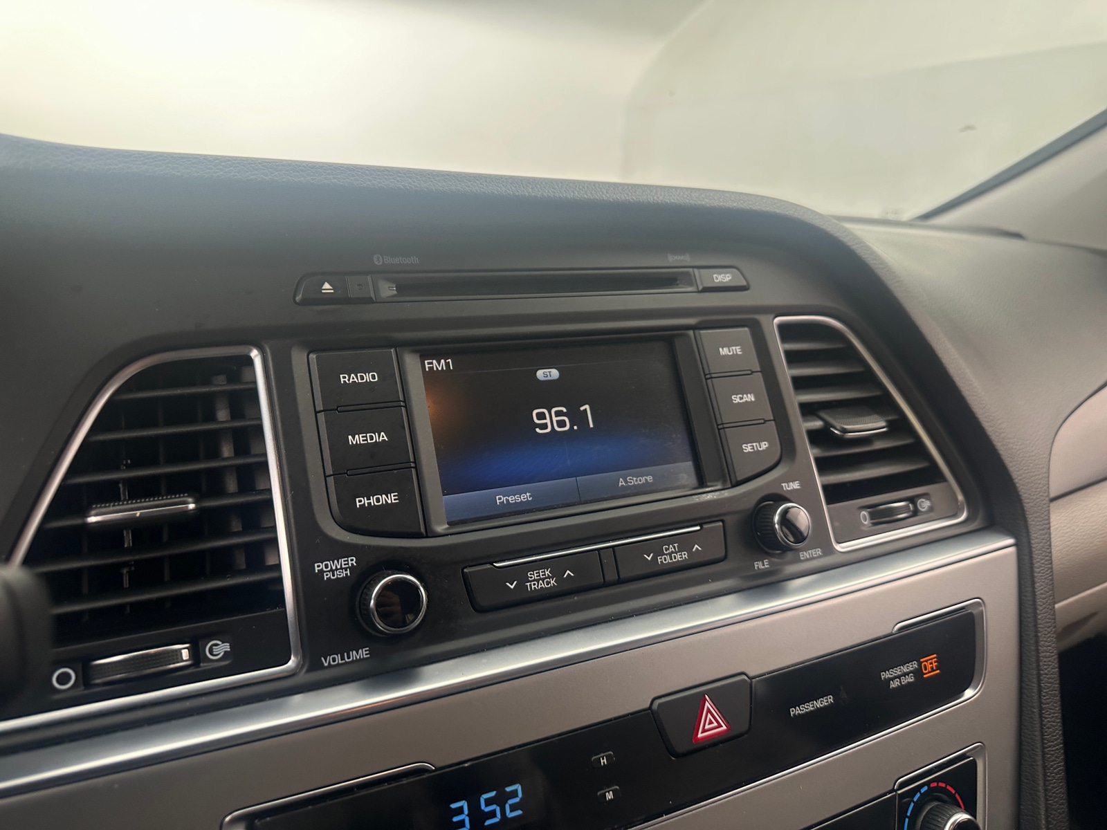 Thumbnail: 2015 Hyundai Sonata - 4