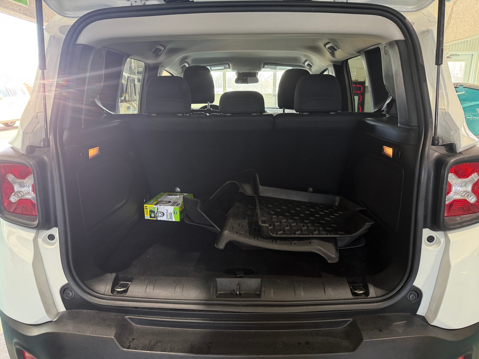 Thumbnail: 2015 Jeep Renegade - 7