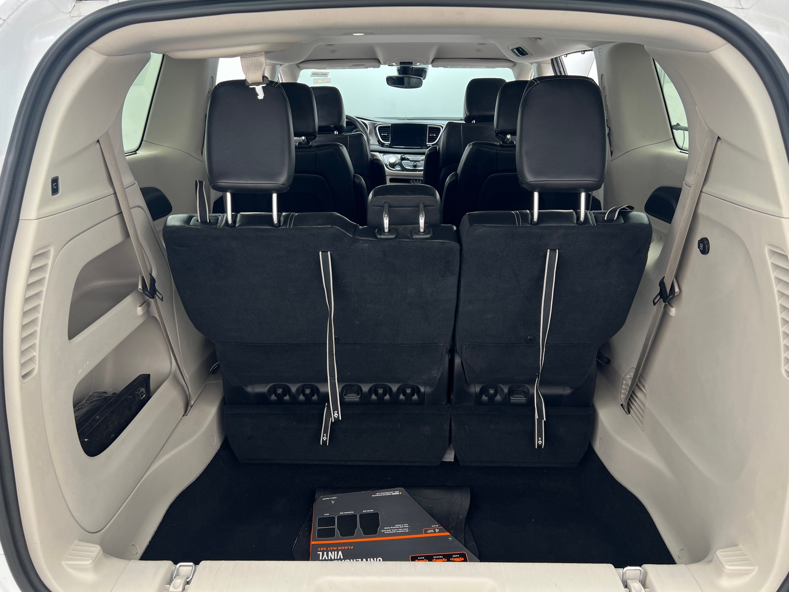 Thumbnail: 2022 Chrysler Pacifica - 6