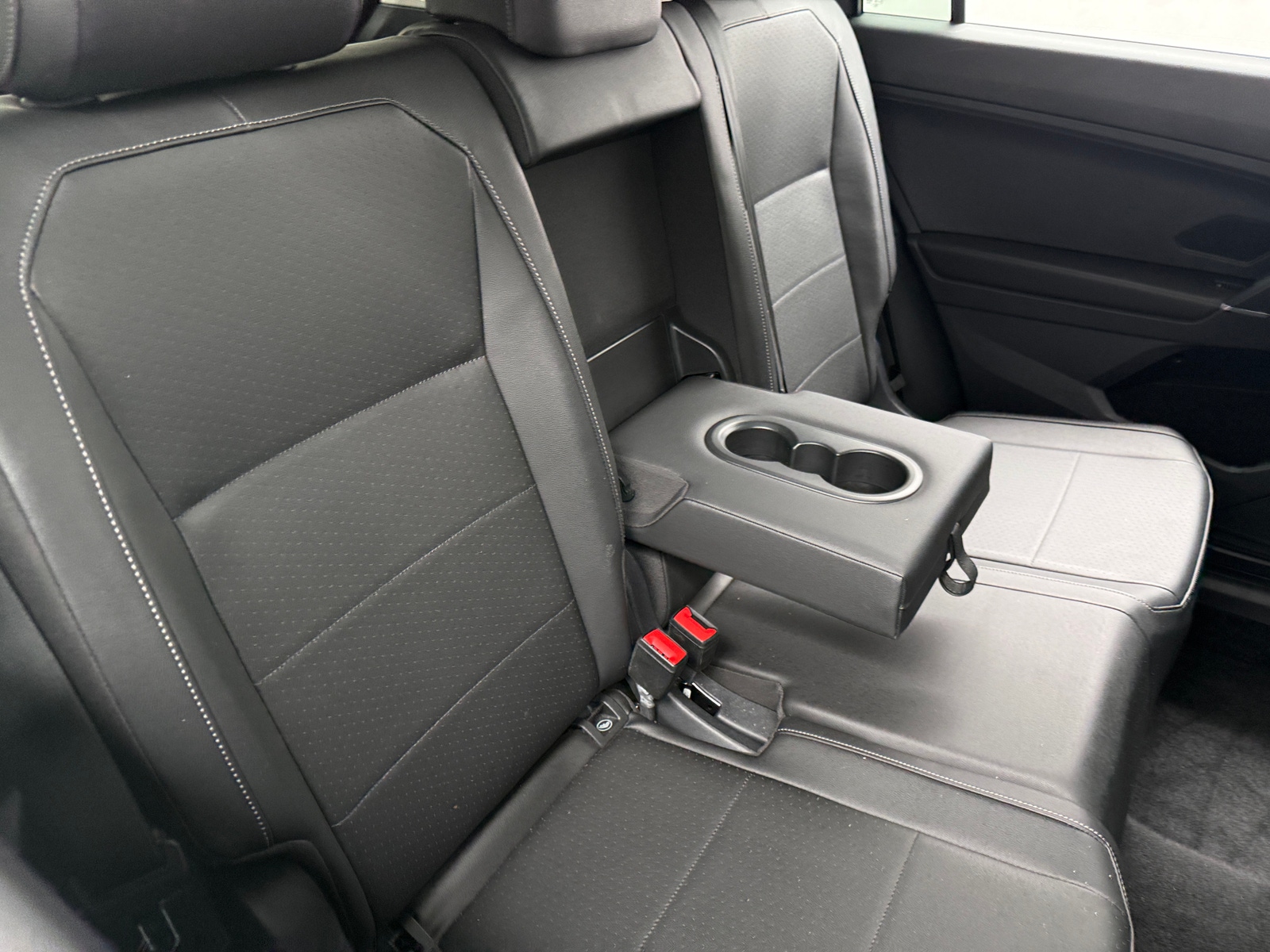 Thumbnail: 2018 Volkswagen Tiguan - 5