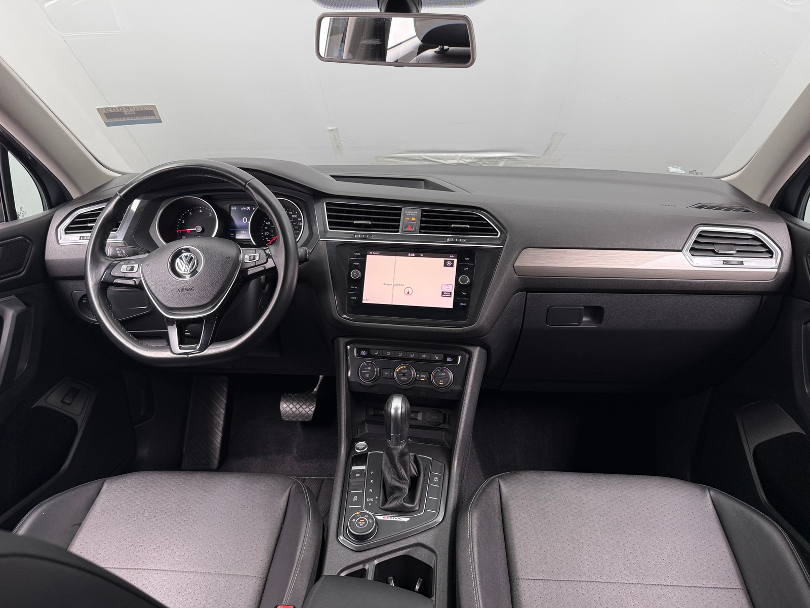 Thumbnail: 2018 Volkswagen Tiguan - 2