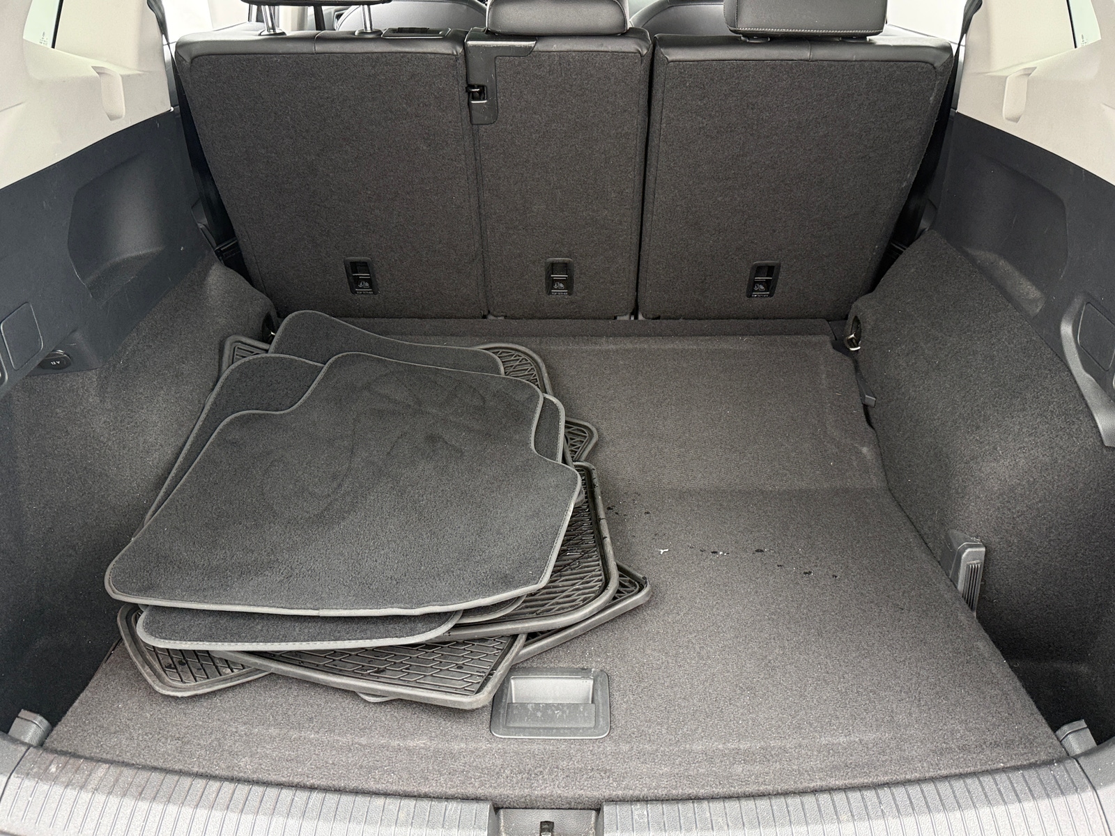 Thumbnail: 2018 Volkswagen Tiguan - 6