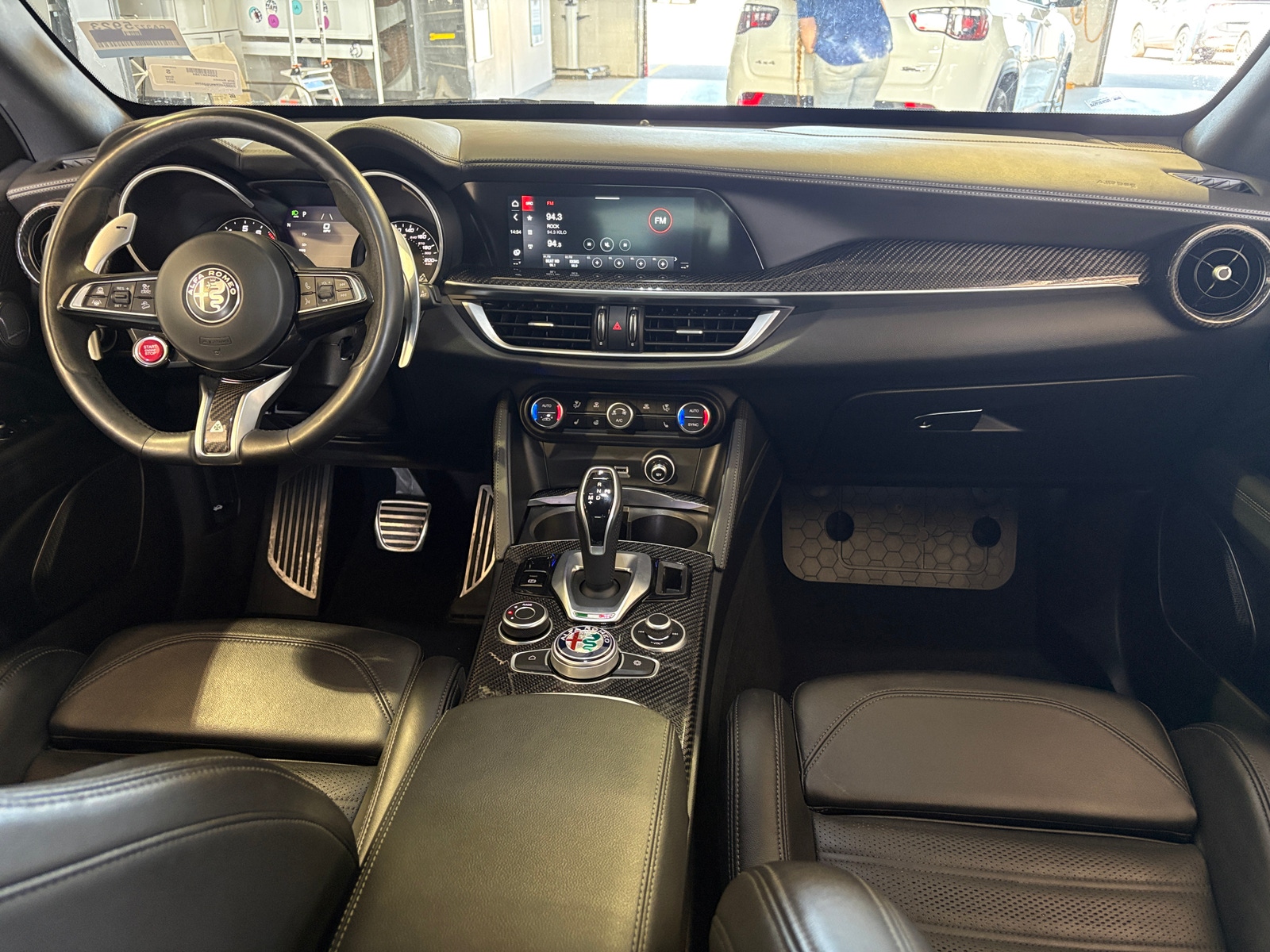 Thumbnail: 2022 Alfa Romeo Stelvio - 2