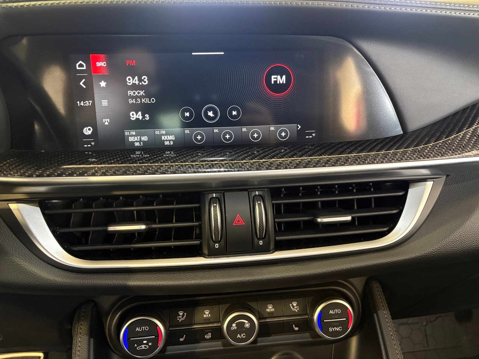 Thumbnail: 2022 Alfa Romeo Stelvio - 3