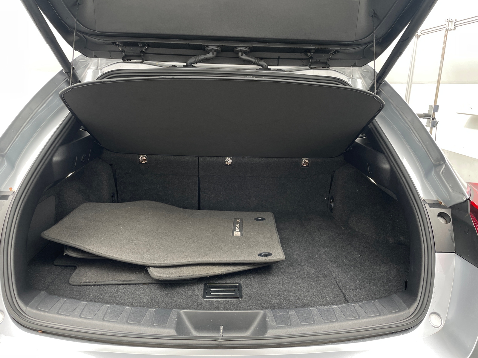 Thumbnail: 2023 Lexus UX - 6