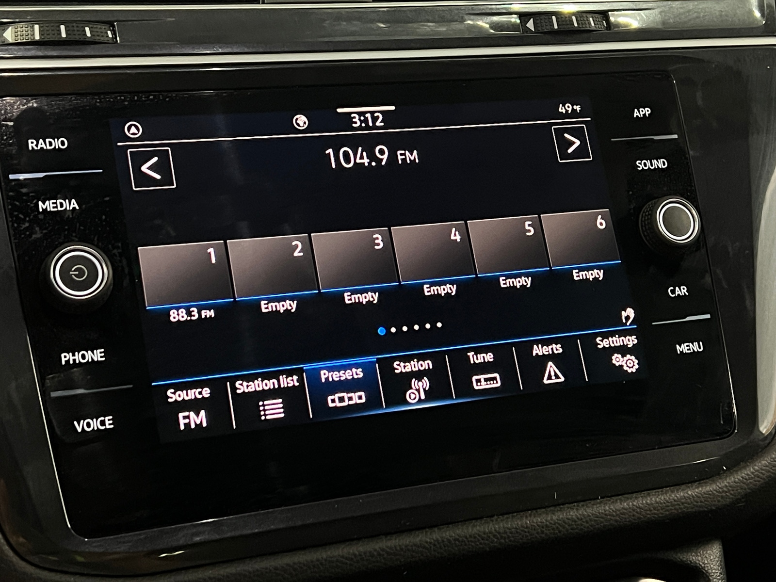 Thumbnail: 2024 Volkswagen Tiguan - 3