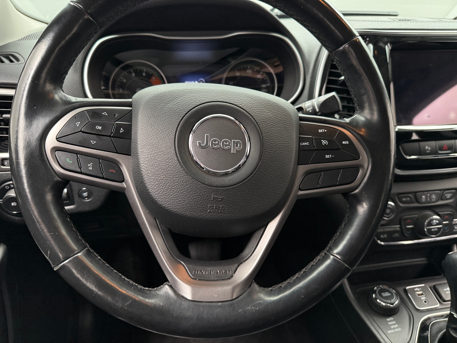 Thumbnail: 2020 Jeep Cherokee - 4