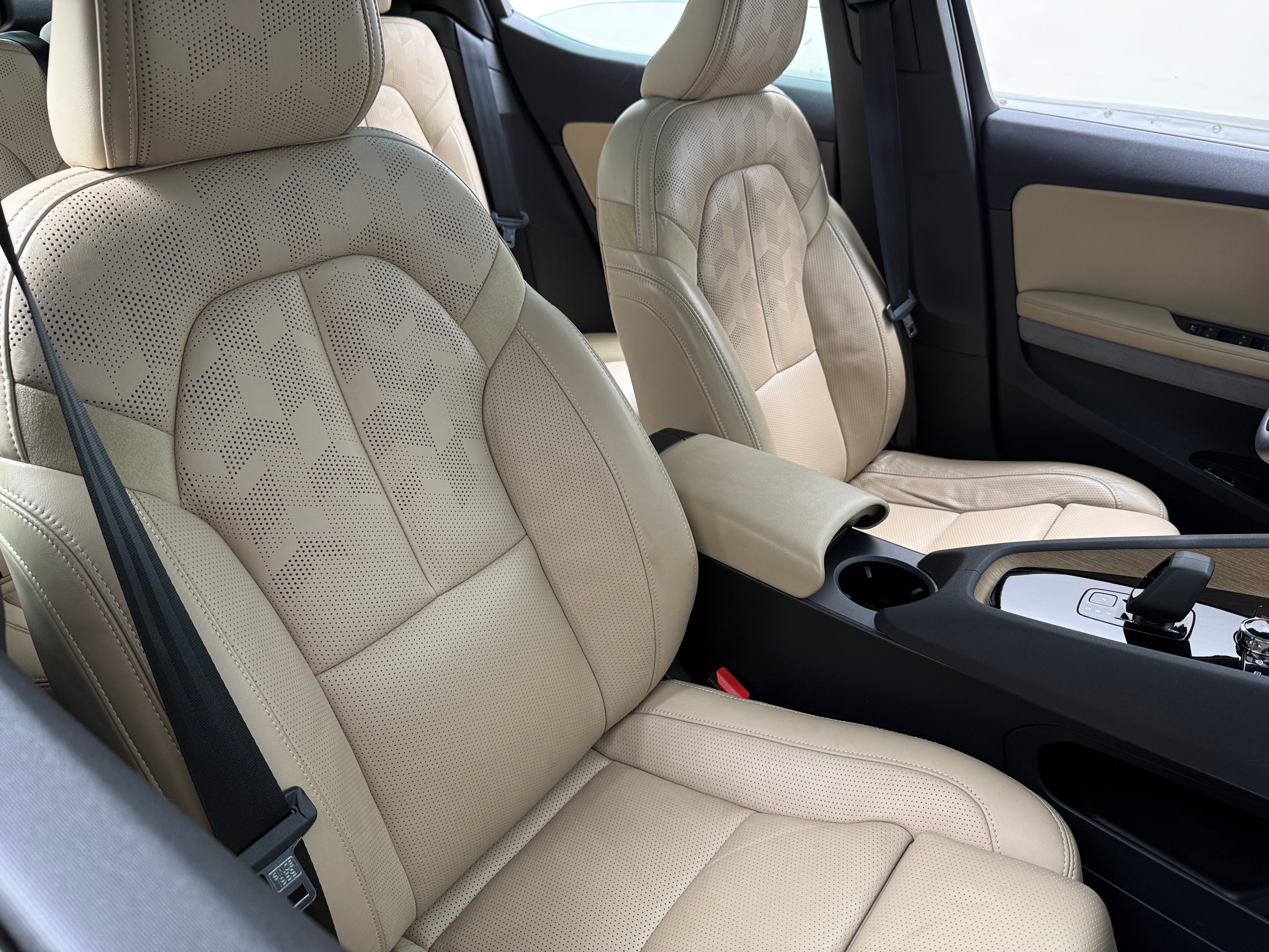 2021 Polestar 2 - Image 1