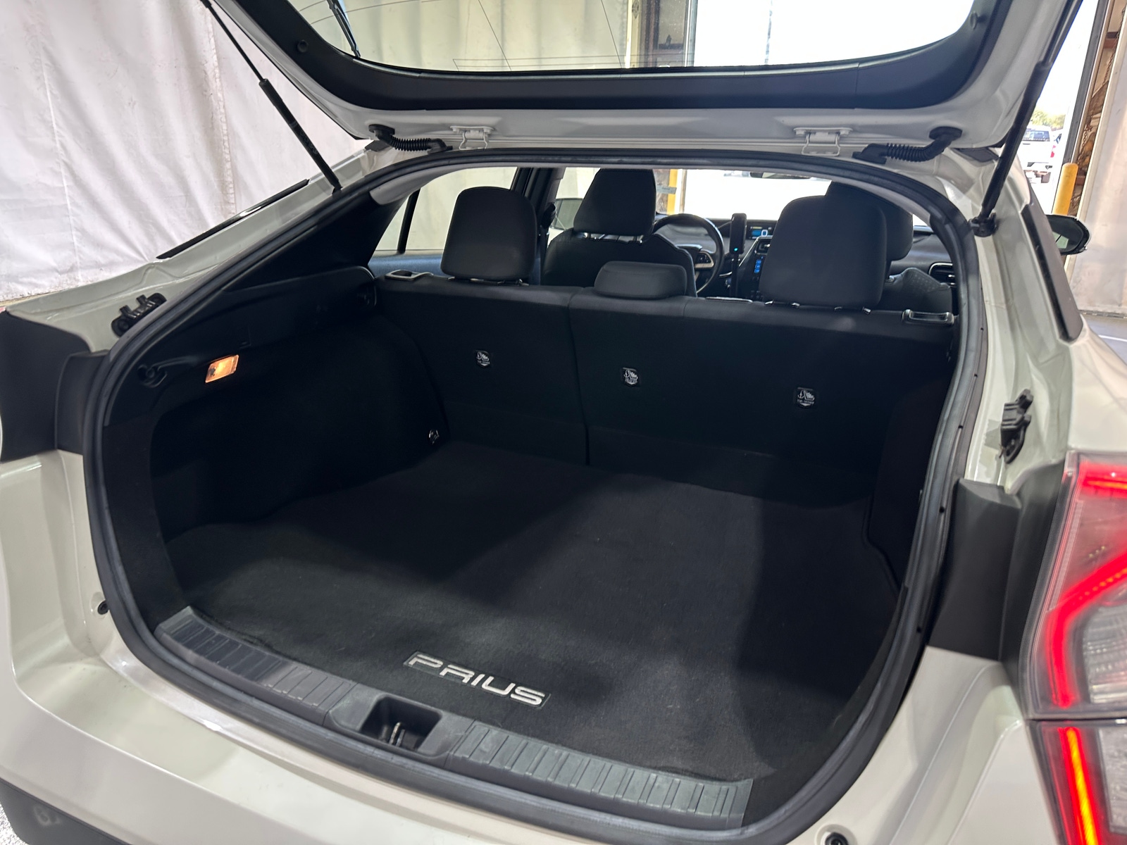 Thumbnail: 2017 Toyota Prius - 7