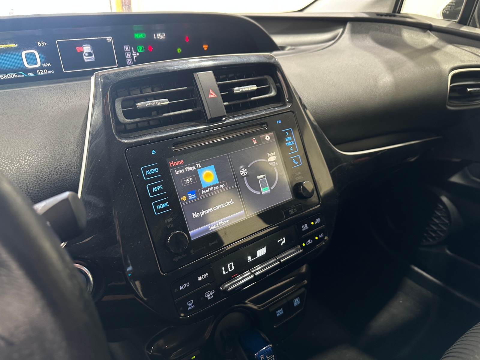 Thumbnail: 2017 Toyota Prius - 4