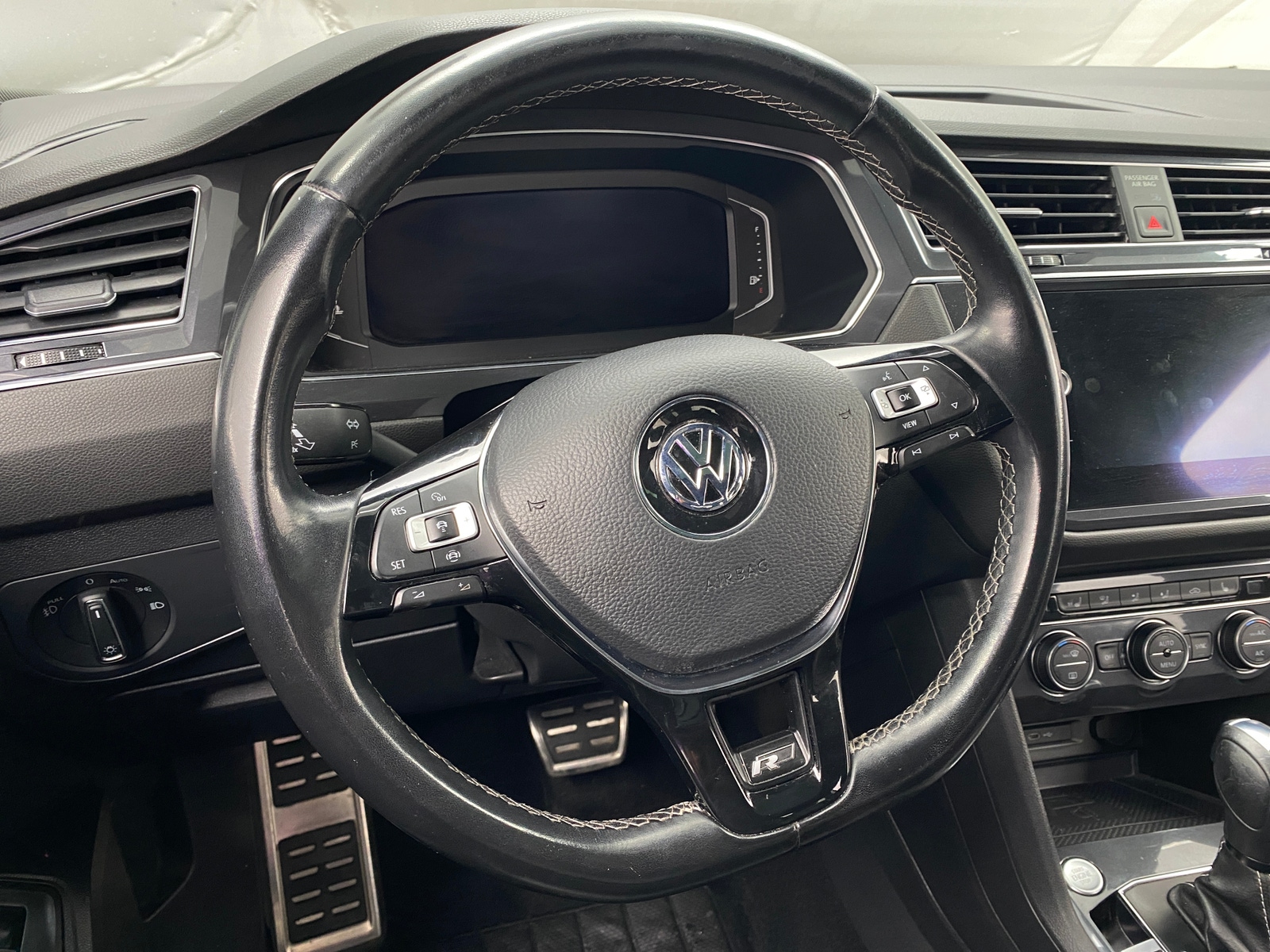 Thumbnail: 2021 Volkswagen Tiguan - 4