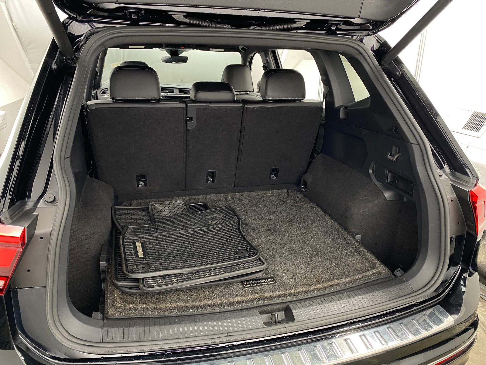 Thumbnail: 2021 Volkswagen Tiguan - 6