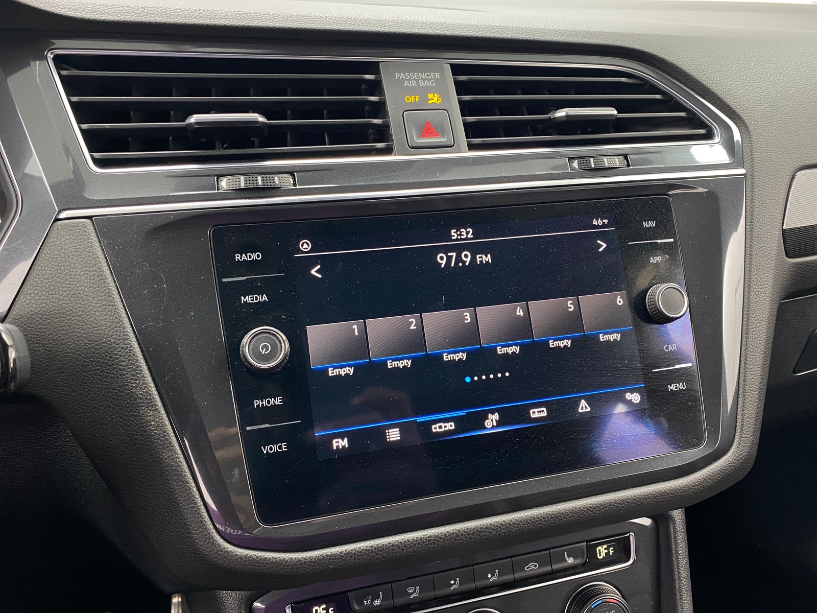 Thumbnail: 2021 Volkswagen Tiguan - 3