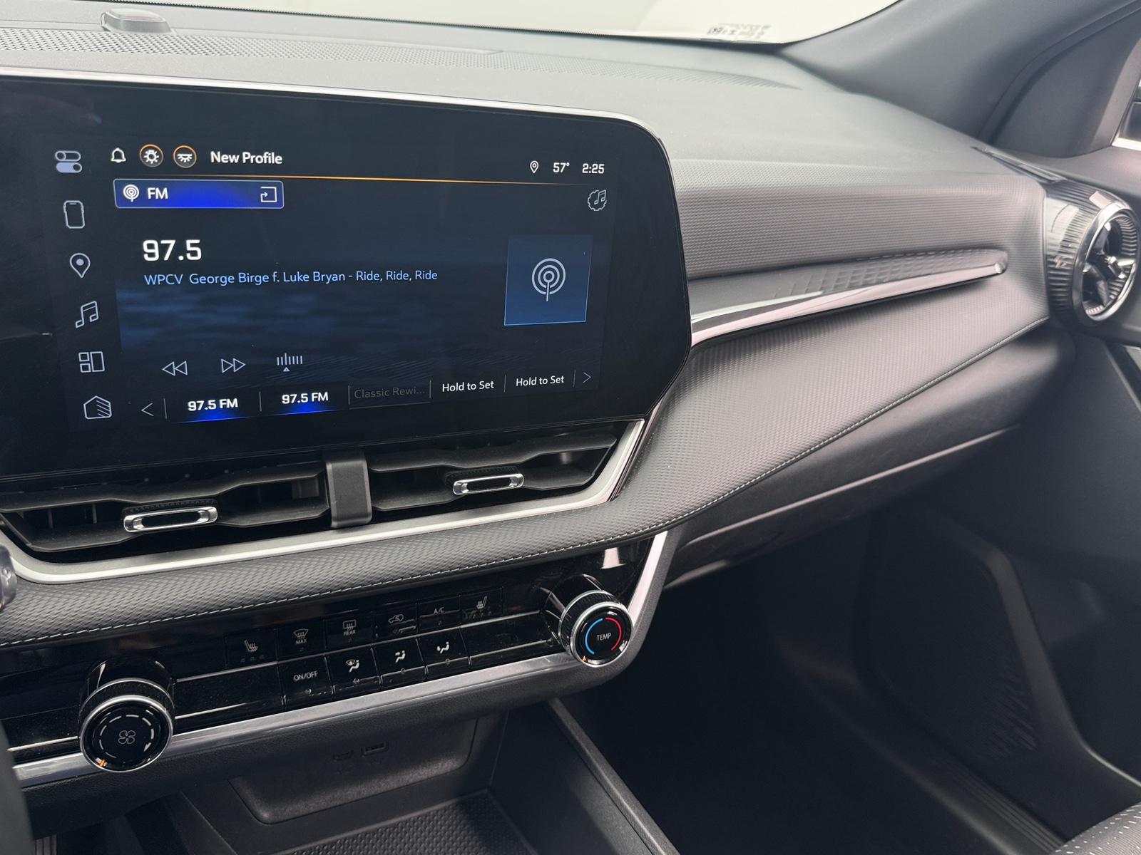 Thumbnail: 2025 Chevrolet Equinox - 4