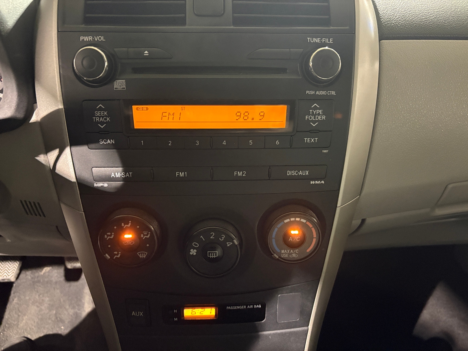 Thumbnail: 2011 Toyota Corolla - 4