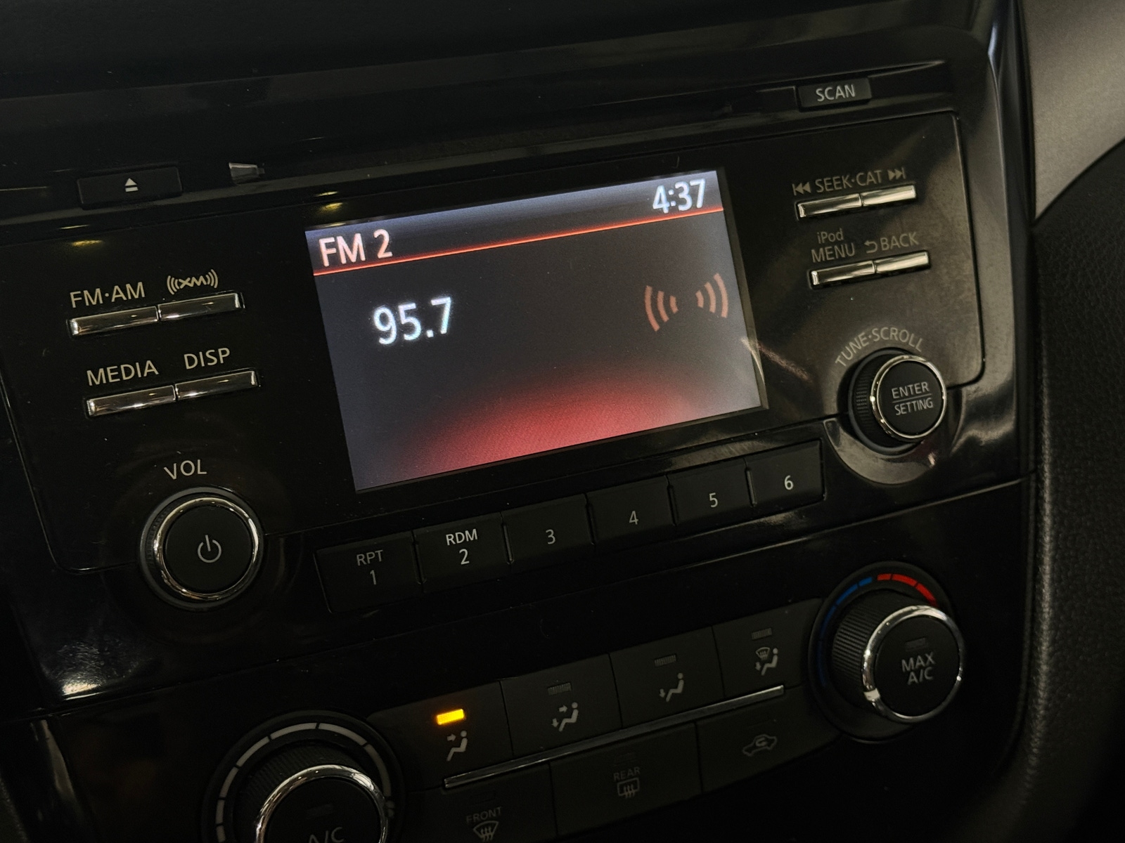 Thumbnail: 2018 Nissan Rogue Sport - 4