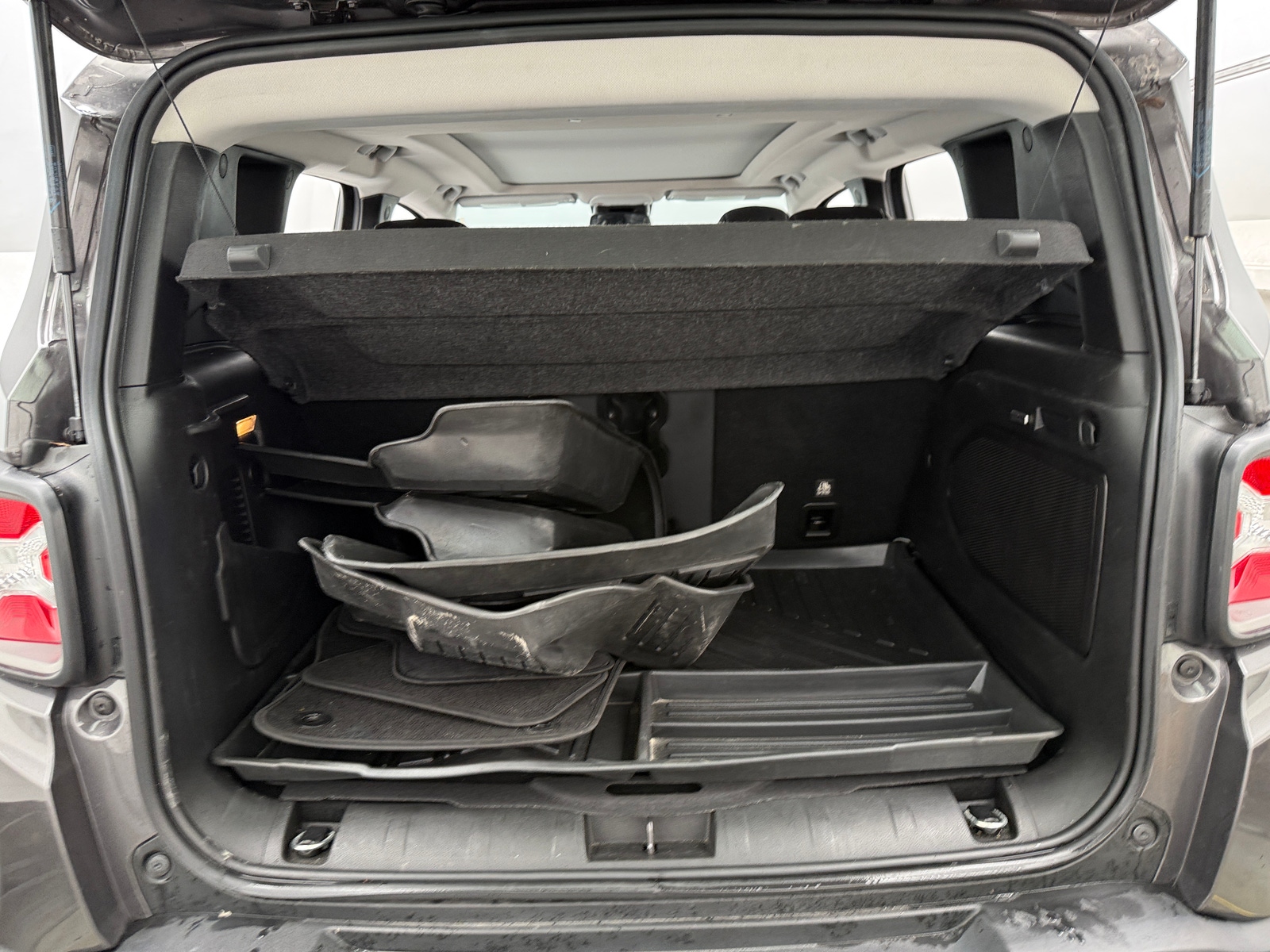 Thumbnail: 2021 Jeep Renegade - 6