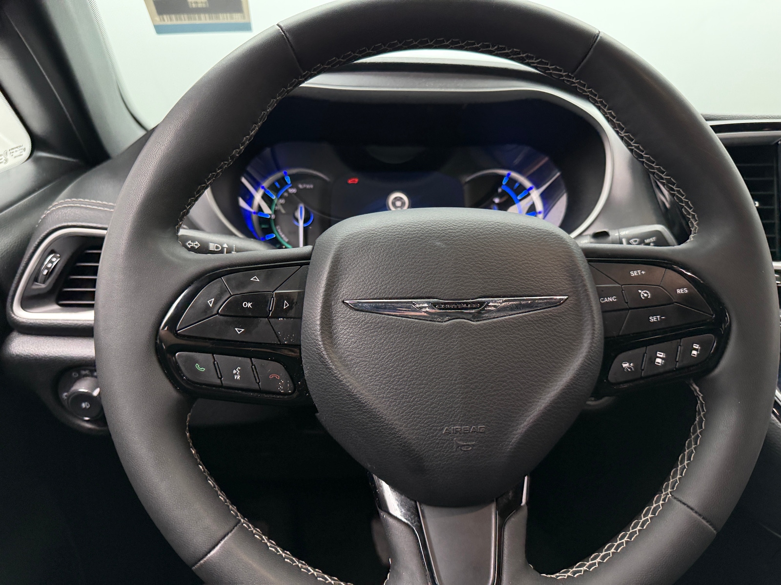 Thumbnail: 2024 Chrysler Pacifica - 4