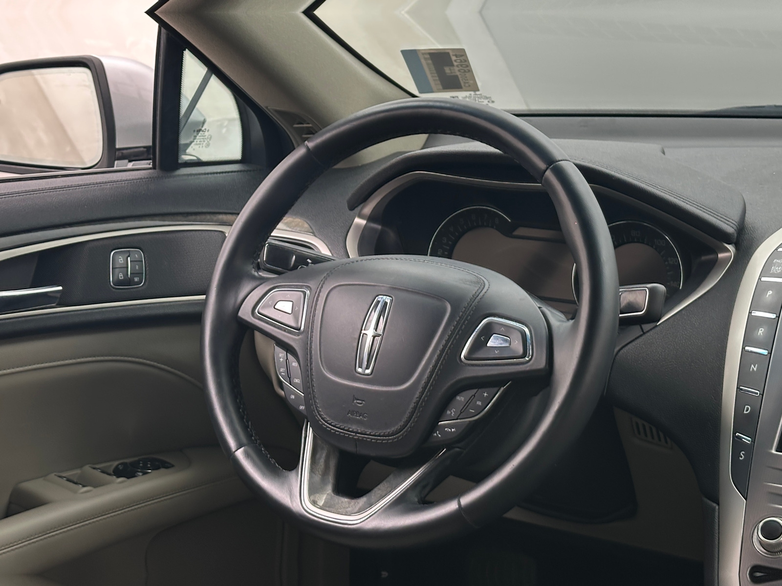 Thumbnail: 2017 Lincoln MKZ - 4