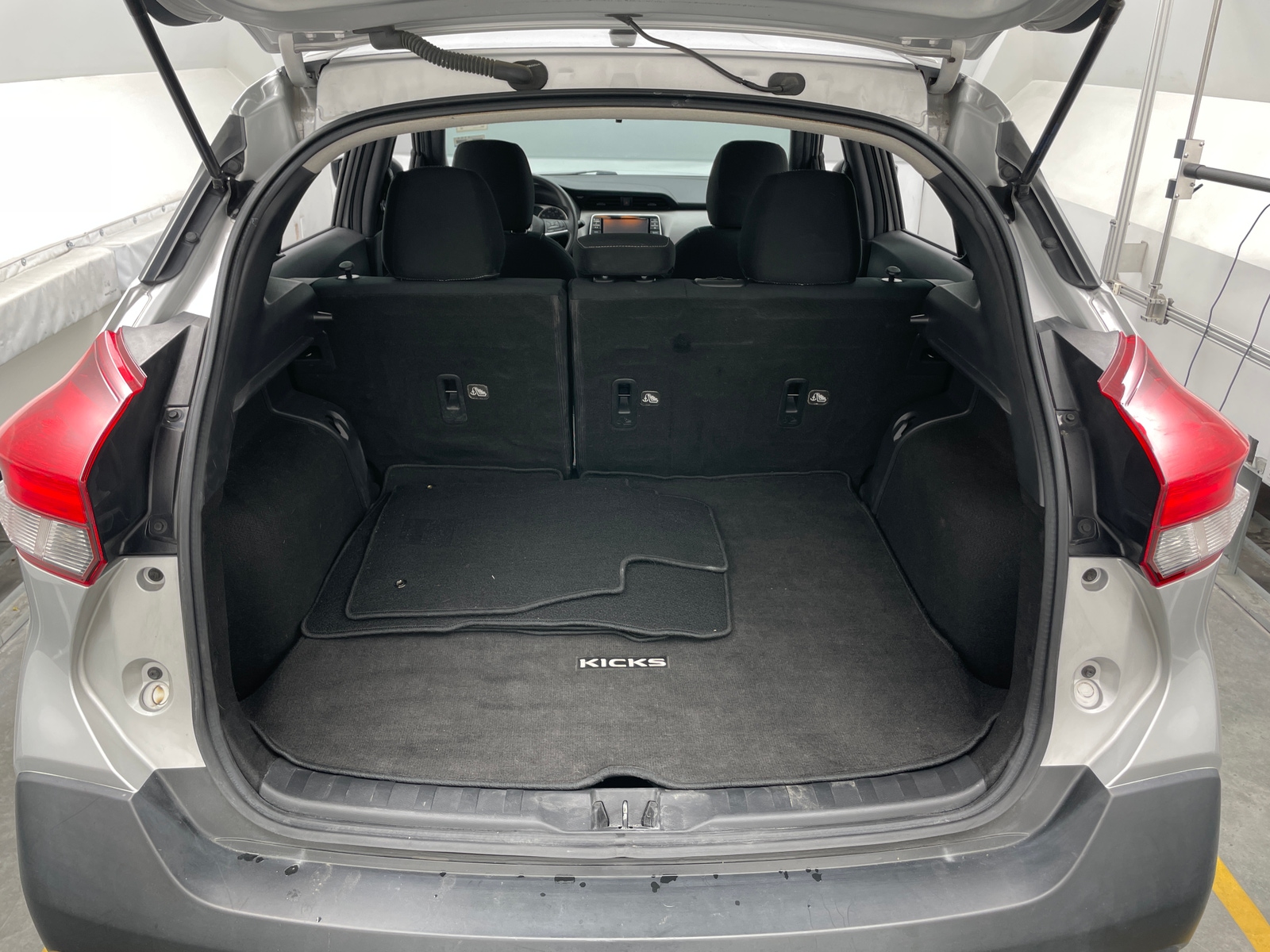 Thumbnail: 2018 Nissan Kicks - 7