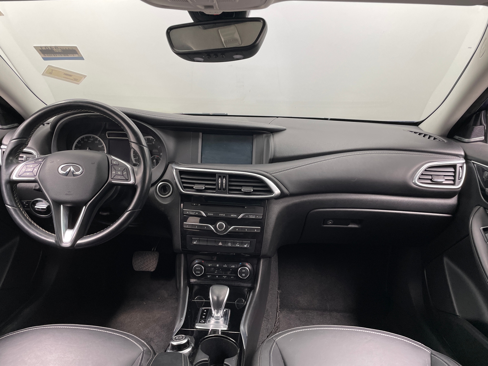 Thumbnail: 2017 INFINITI QX30 - 2