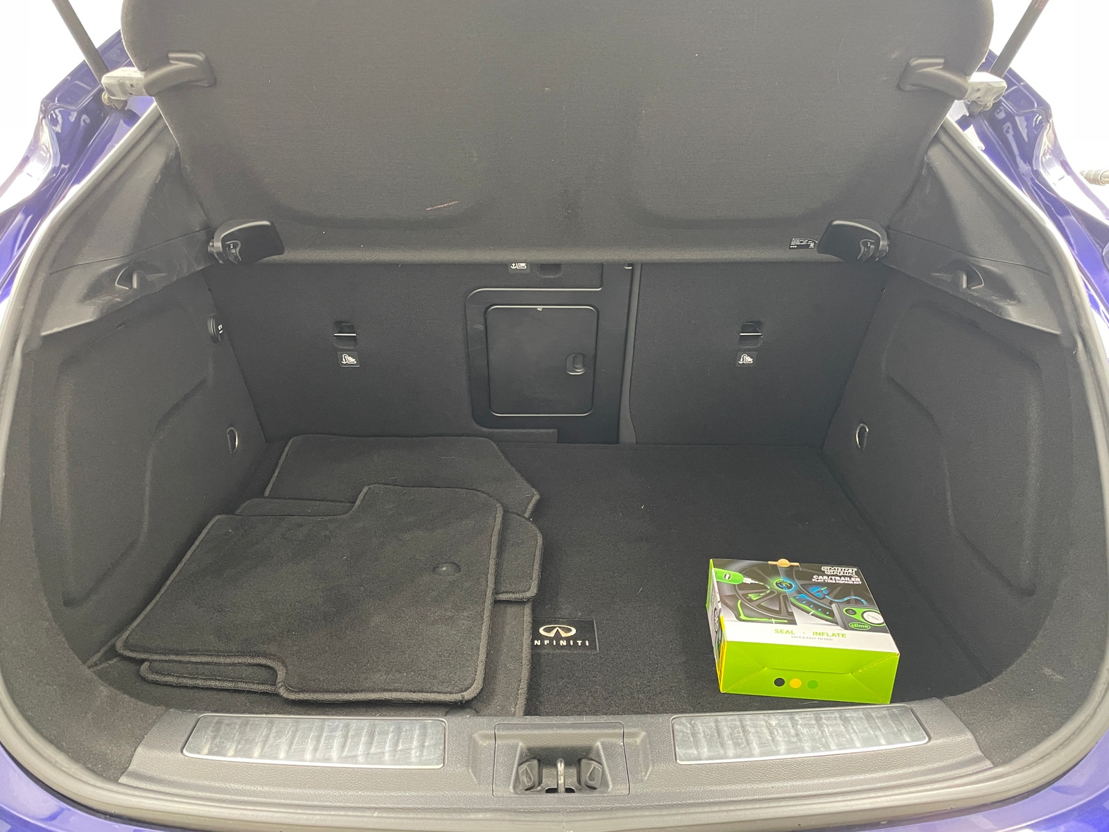 Thumbnail: 2017 INFINITI QX30 - 6