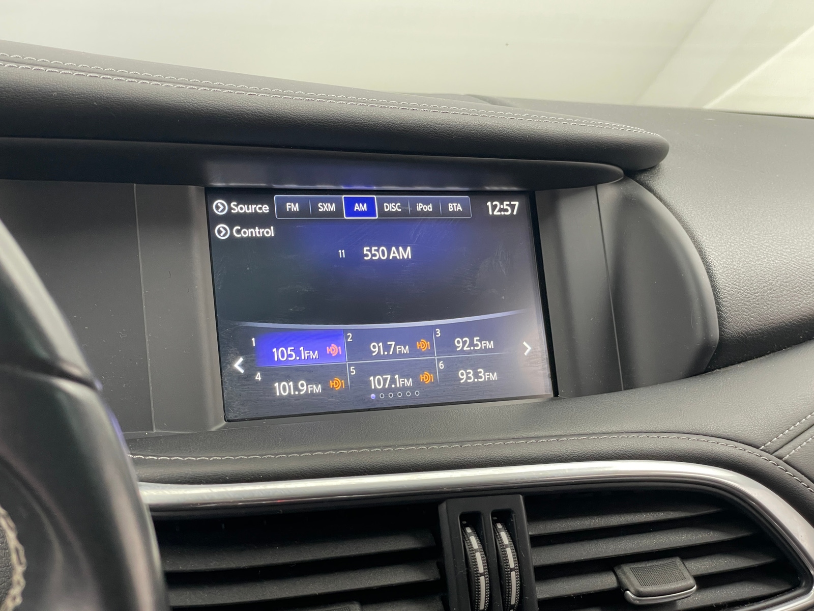 Thumbnail: 2017 INFINITI QX30 - 3